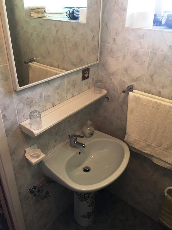 Apartments Ana+3 シベニク 部屋 写真